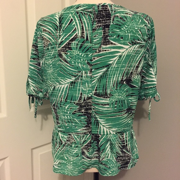 HAZEL/ANTHROLPOLOGIE V-neck Jungle Palm Peplum Top - Picture 3 of 8
